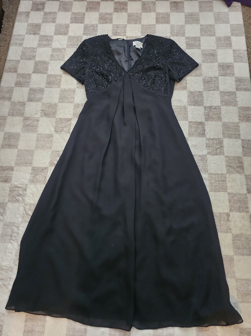 Jeffrey &Dara Elegant Black V-Neck Embellished Dress Size 10
